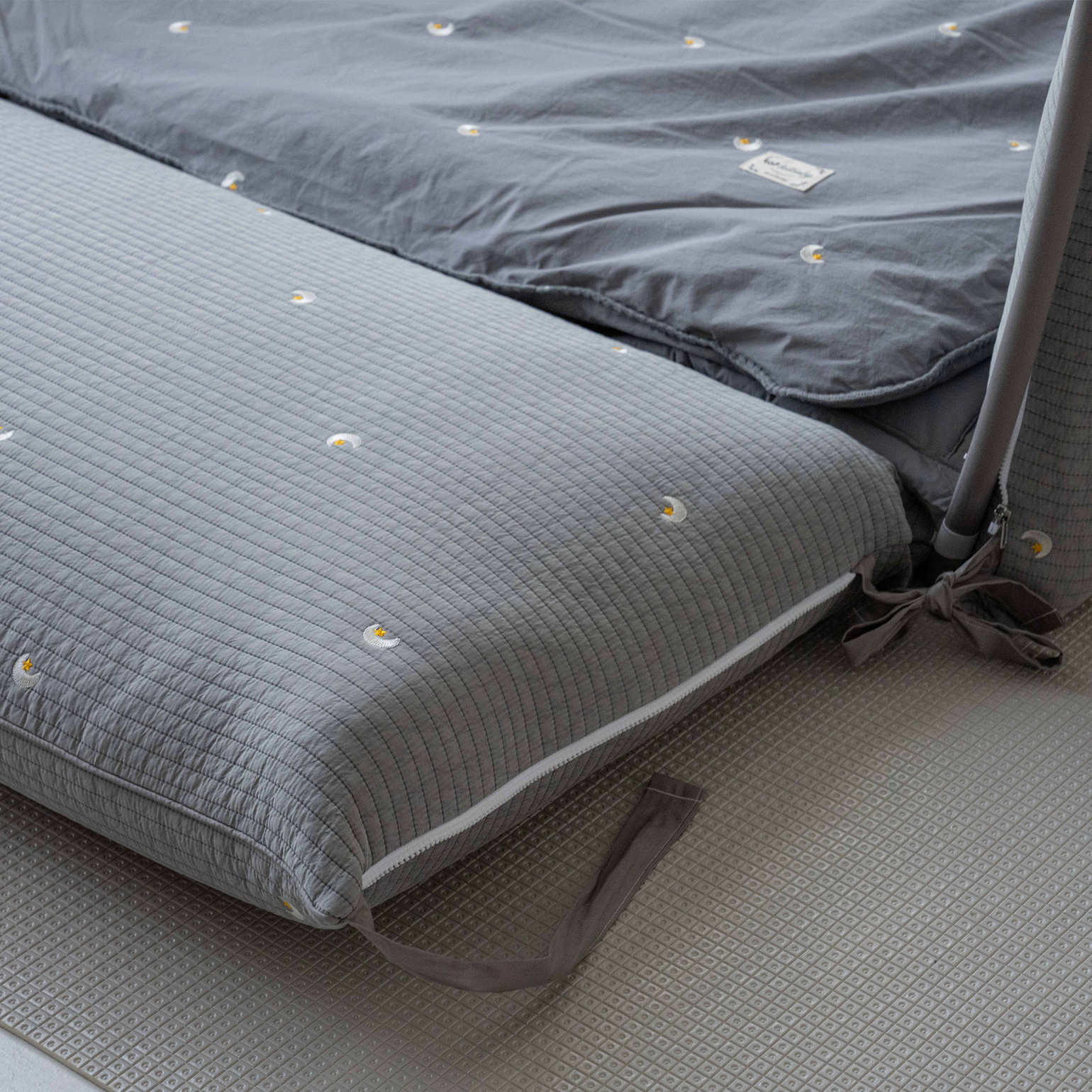 100% Premium Cotton Embroidery Bumper Bed - Moon Star Grey